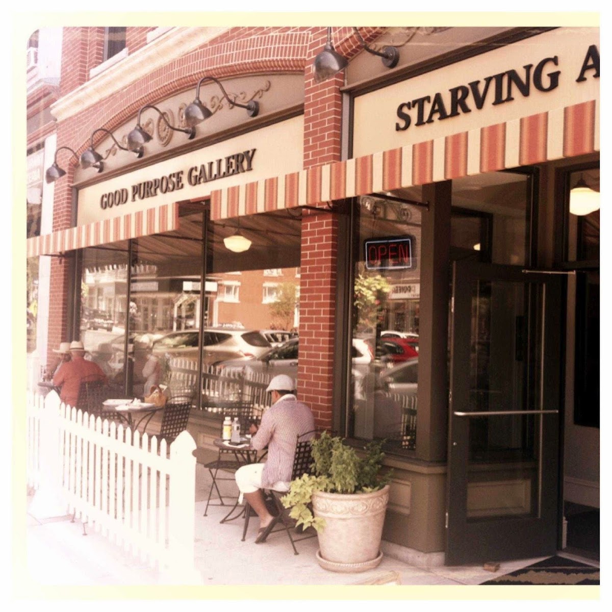 Starving Artist Creperie And Cafe